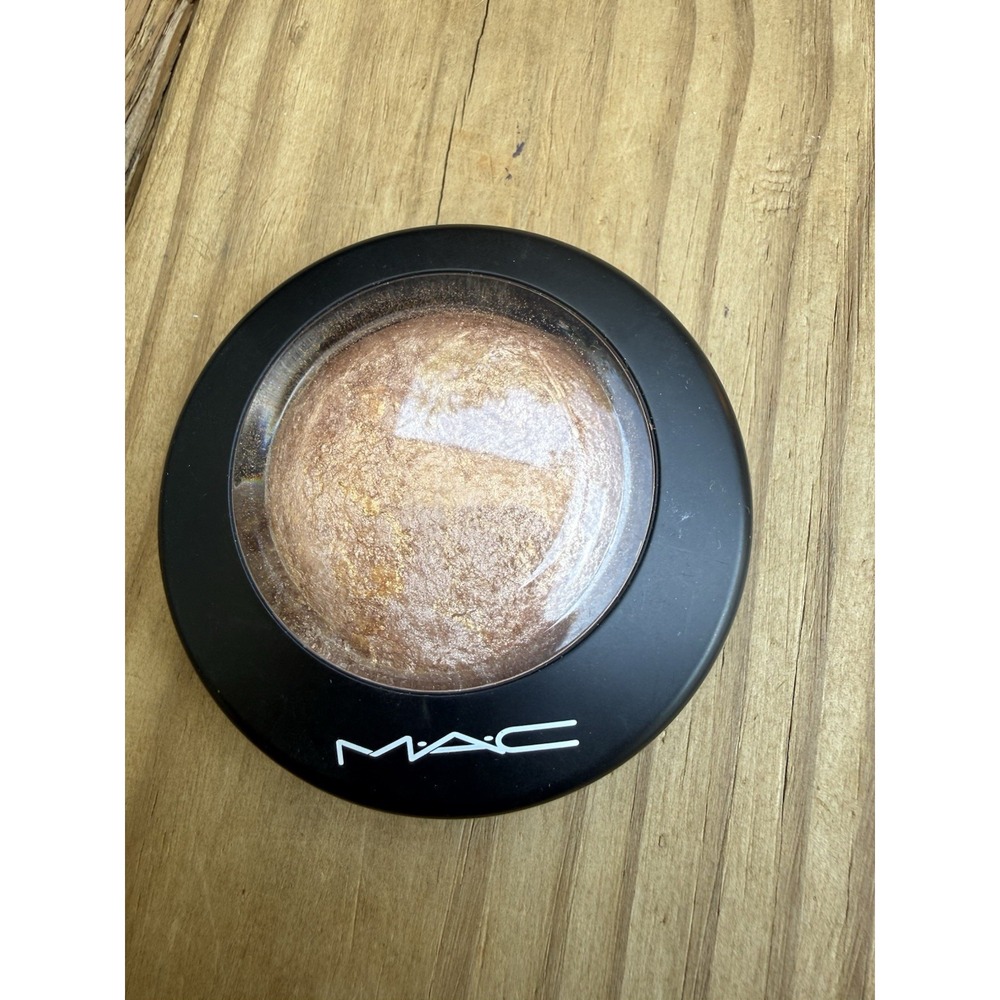 MAC Mineralize Skinfinish Global Glow 10g Highlighter